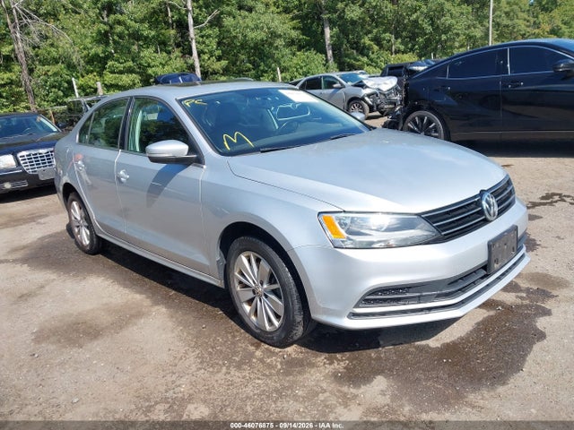 46076875 :رقم المزاد ، 3VWD17AJ9FM283533 vin ، 2015 Volkswagen Jetta 1.8t Se مزاد بيع