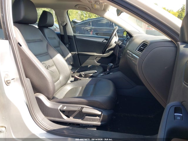 Продажа на аукционе авто 2015 Volkswagen Jetta 1.8t Se, vin: 3VWD17AJ9FM283533, номер лота: 46076875
