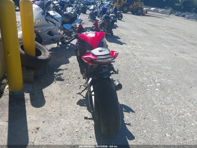 JH2SC7714RK700152 Honda CBR1000 RR