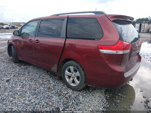 46077018 :رقم المزاد ، 5TDKK3DC9BS037850 vin ، 2011 Toyota Sienna Le V6 مزاد بيع