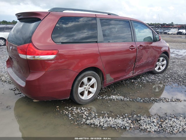 46077018 :رقم المزاد ، 5TDKK3DC9BS037850 vin ، 2011 Toyota Sienna Le V6 مزاد بيع