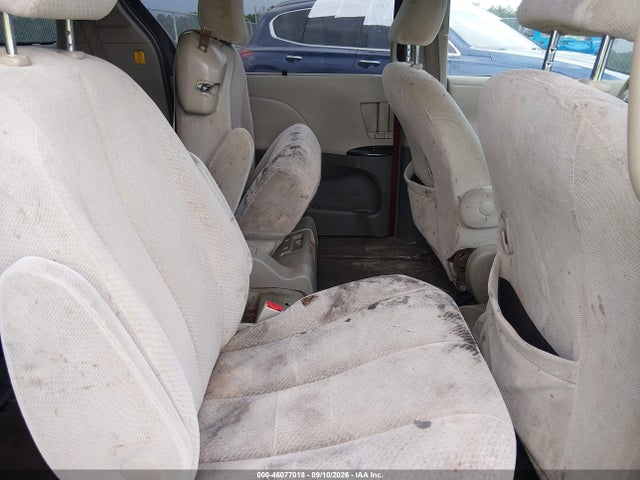 46077018 :رقم المزاد ، 5TDKK3DC9BS037850 vin ، 2011 Toyota Sienna Le V6 مزاد بيع