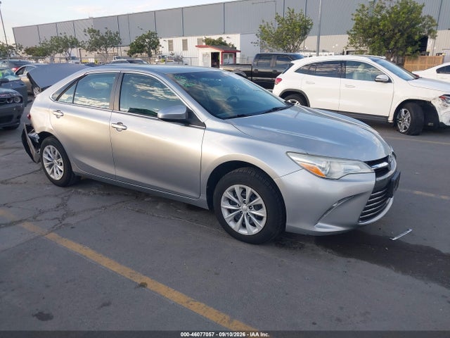 2015 4T4BF1FK9FR479561 main image