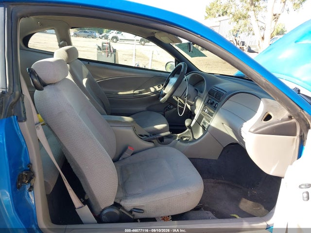 46077116 :رقم المزاد ، 1FAFP4044YF159151 vin ، 2000 Ford Mustang مزاد بيع