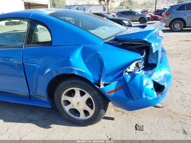 46077116 :رقم المزاد ، 1FAFP4044YF159151 vin ، 2000 Ford Mustang مزاد بيع