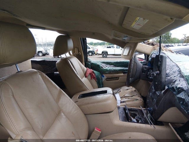 46077123 :رقم المزاد ، 1GT115C88BF212581 vin ، 2011 Gmc Sierra 2500hd Denali مزاد بيع