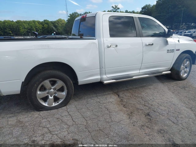 46077139 :رقم المزاد ، 1C6RR6TT2JS119039 vin ، 2018 Ram 1500 Big Horn  4x2 6'4 Box مزاد بيع