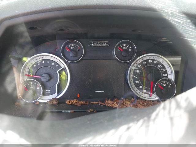 46077139 :رقم المزاد ، 1C6RR6TT2JS119039 vin ، 2018 Ram 1500 Big Horn  4x2 6'4 Box مزاد بيع