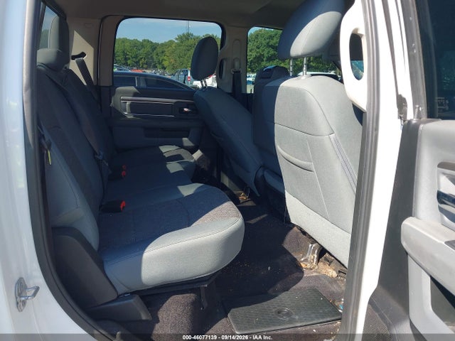 46077139 :رقم المزاد ، 1C6RR6TT2JS119039 vin ، 2018 Ram 1500 Big Horn  4x2 6'4 Box مزاد بيع