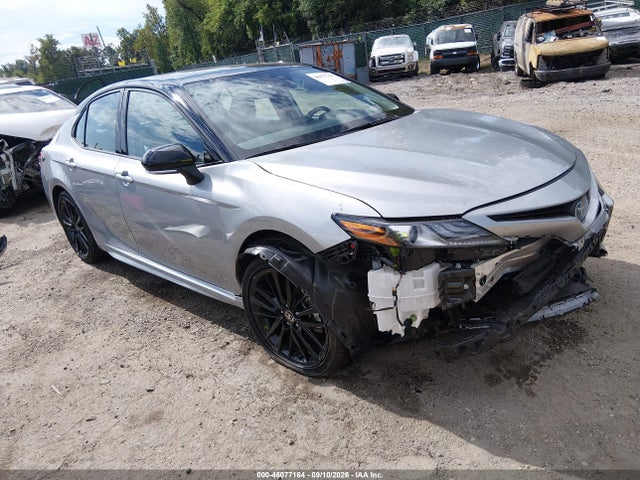 2022 Toyota Camry Xse Hybrid მანქანა იყიდება აუქციონზე, vin: 4T1K31AK6NU043792, აუქციონის ნომერი: 46077164