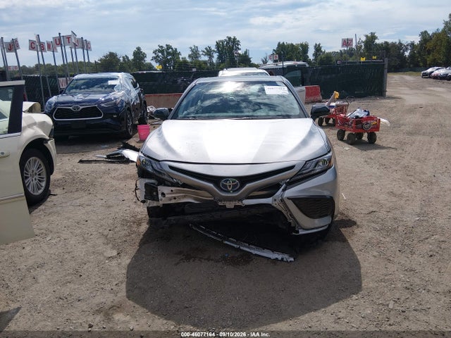 2022 Toyota Camry Xse Hybrid მანქანა იყიდება აუქციონზე, vin: 4T1K31AK6NU043792, აუქციონის ნომერი: 46077164