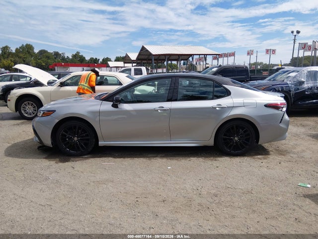 2022 Toyota Camry Xse Hybrid მანქანა იყიდება აუქციონზე, vin: 4T1K31AK6NU043792, აუქციონის ნომერი: 46077164