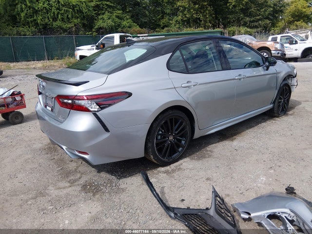 2022 Toyota Camry Xse Hybrid მანქანა იყიდება აუქციონზე, vin: 4T1K31AK6NU043792, აუქციონის ნომერი: 46077164