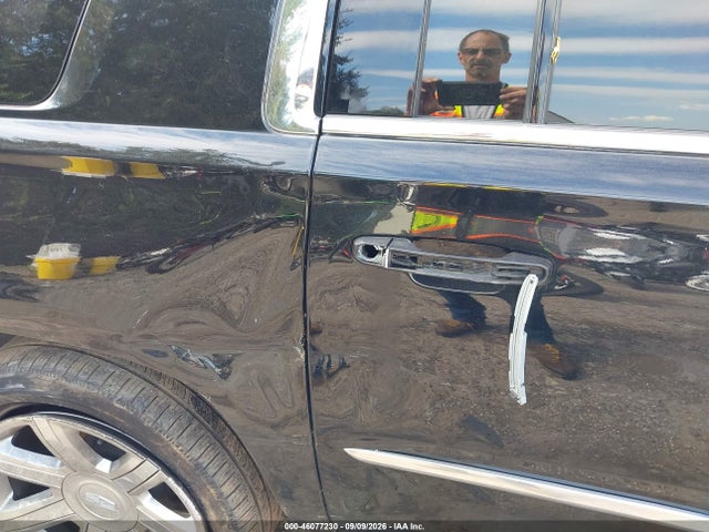 Продаж на аукціоні авто 2019 Cadillac Escalade Esv Luxury, vin: 1GYS4HKJ4KR112858, номер лоту: 46077230