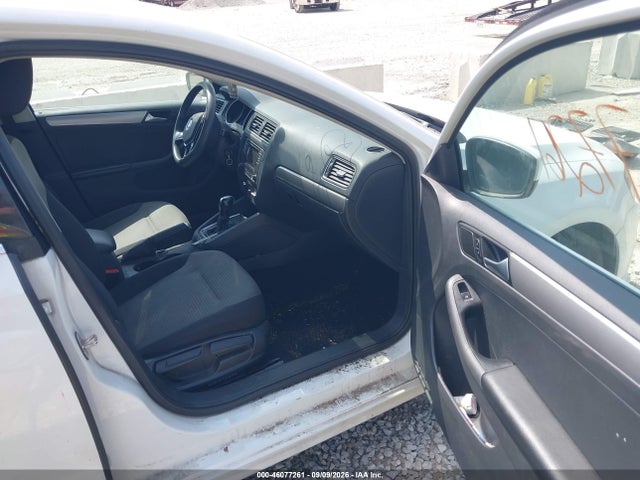 46077261 :رقم المزاد ، 3VW2B7AJ4HM286721 vin ، 2017 Volkswagen Jetta 1.4t S مزاد بيع