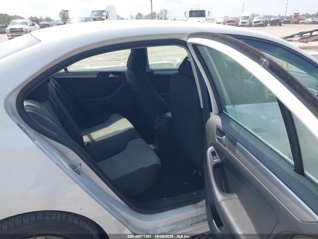 46077261 :رقم المزاد ، 3VW2B7AJ4HM286721 vin ، 2017 Volkswagen Jetta 1.4t S مزاد بيع