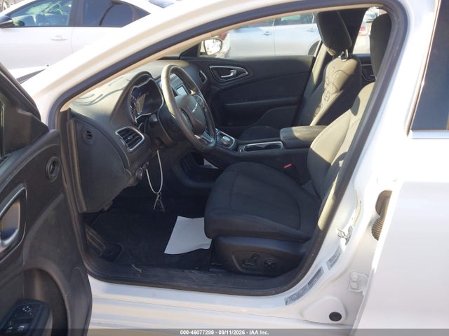1C3CCCAB2GN106599 Chrysler 200 Limited