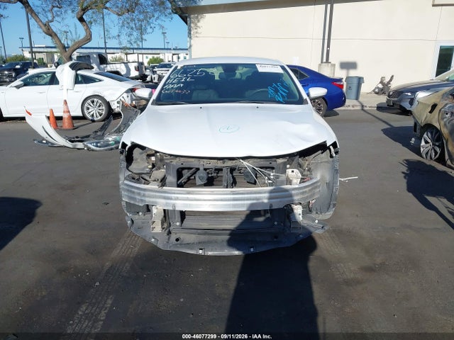 1C3CCCAB2GN106599 Chrysler 200 Limited
