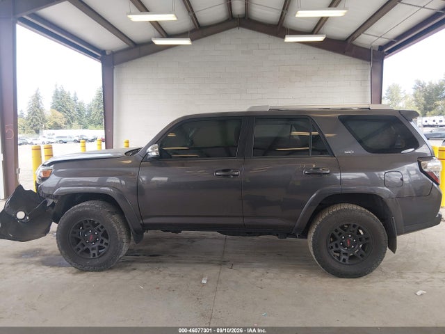 Toyota 4RUNNER SR5 2017 JTEBU5JR5H5475547 Image 13