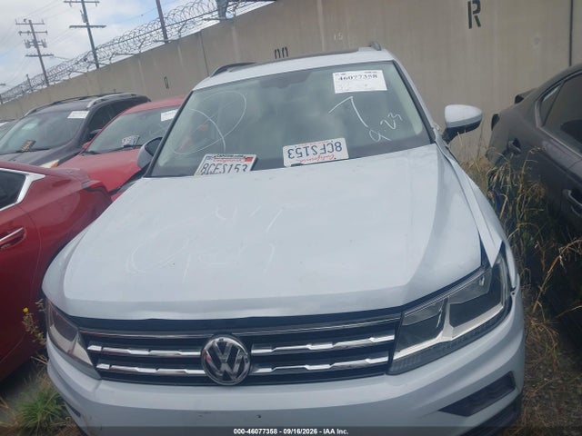 3VV3B7AX9JM069359 Volkswagen Tiguan 2.0t Se/2.0t Sel