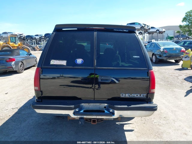 1996 Chevrolet Suburban K1500 მანქანა იყიდება აუქციონზე, vin: 1GNFK16R5TJ416065, აუქციონის ნომერი: 46077492