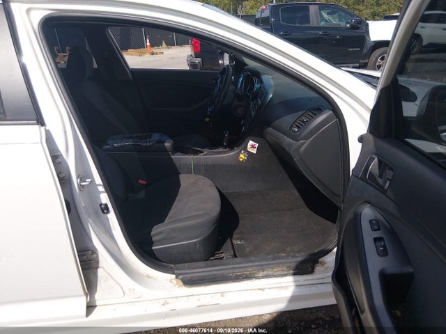 Продажа на аукционе авто 2015 Kia Optima Lx, vin: KNAGM4A76F5608393, номер лота: 46077614