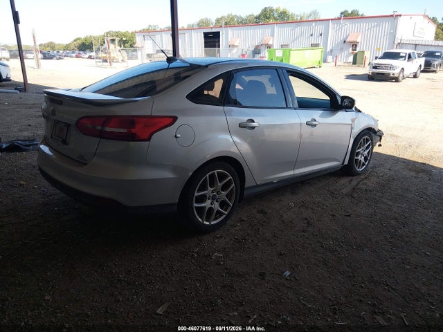 Ford FOCUS SE 2015 1FADP3F27FL227755 Image 4
