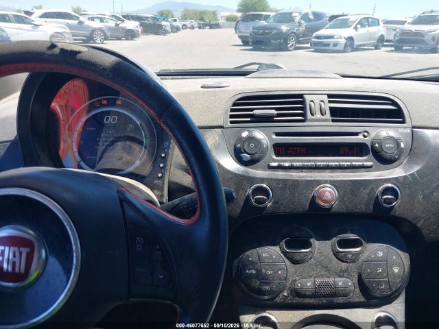 Fiat 500E BATTERY ELECTRIC 2015 3C3CFFGEXFT709714 Image 18