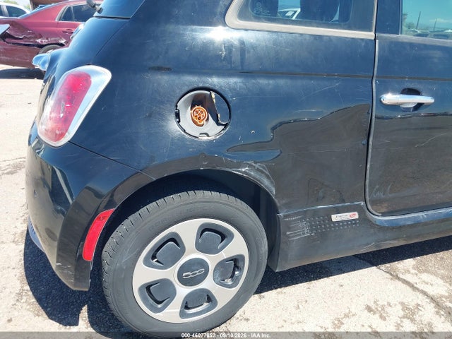 Fiat 500E BATTERY ELECTRIC 2015 3C3CFFGEXFT709714 Image 6