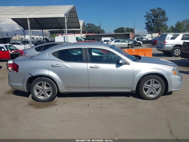 46077749 :رقم المزاد ، 1C3CDZCB4CN235211 vin ، 2012 Dodge Avenger Sxt مزاد بيع