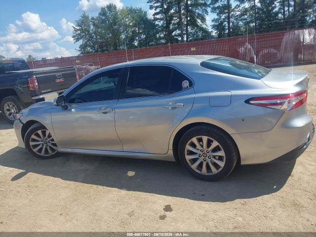 Toyota CAMRY LE 2018 4T1B11HK2JU100365 Image 14