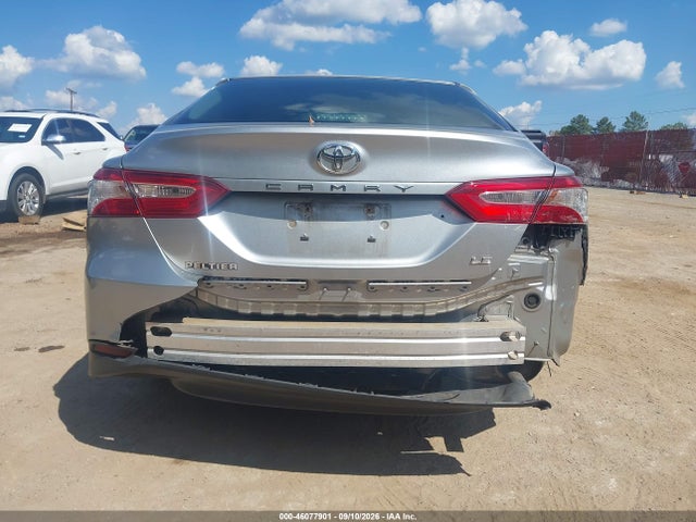 Toyota CAMRY LE 2018 4T1B11HK2JU100365 Image 16