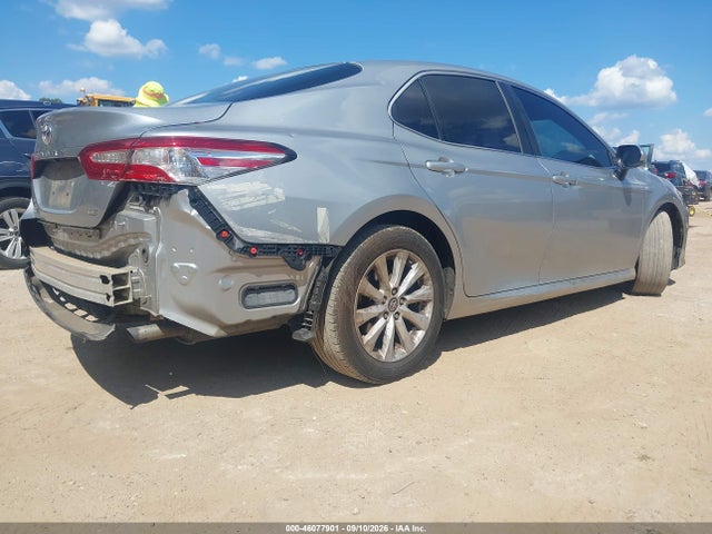 Toyota CAMRY LE 2018 4T1B11HK2JU100365 Image 4