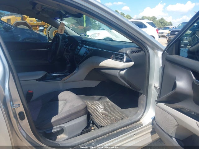 Toyota CAMRY LE 2018 4T1B11HK2JU100365 Image 5
