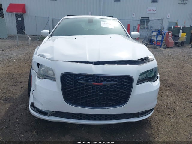 46077997 :رقم المزاد ، 2C3CCABG0MH529135 vin ، 2021 Chrysler 300 300s مزاد بيع