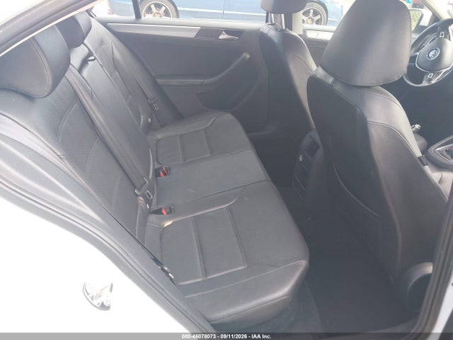 Продажа на аукционе авто 2015 Volkswagen Jetta 1.8t Se, vin: 3VWD07AJ6FM256583, номер лота: 46078073