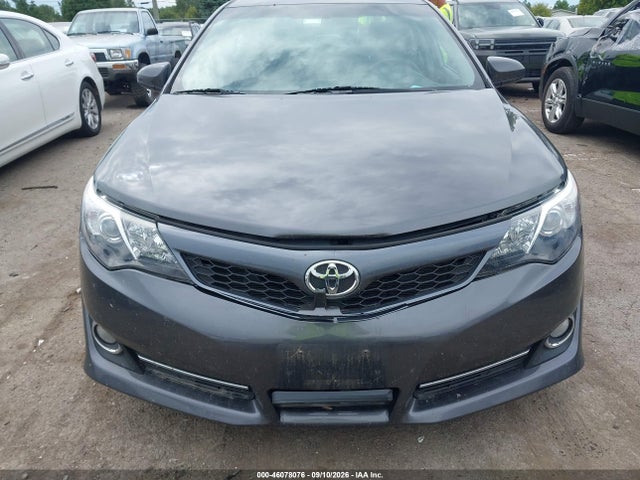 46078076 :رقم المزاد ، 4T1BF1FK5EU427496 vin ، 2014 Toyota Camry Se مزاد بيع