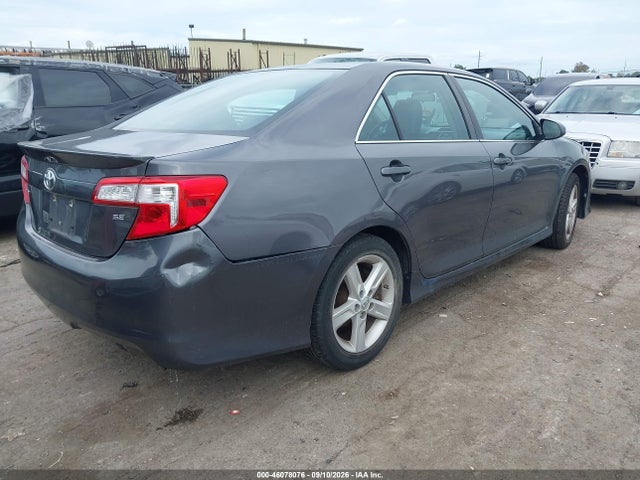 46078076 :رقم المزاد ، 4T1BF1FK5EU427496 vin ، 2014 Toyota Camry Se مزاد بيع
