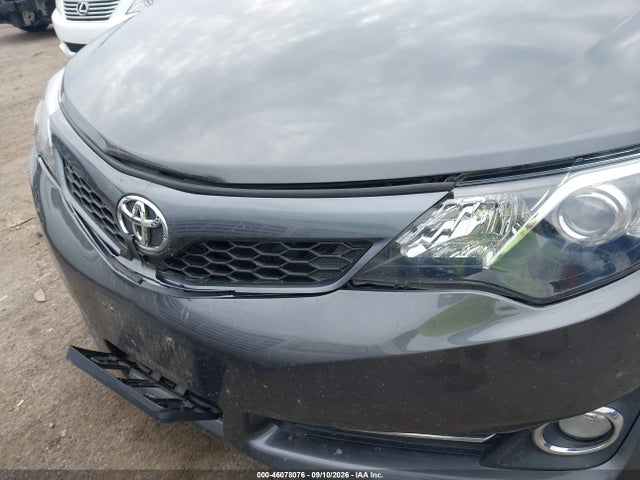 46078076 :رقم المزاد ، 4T1BF1FK5EU427496 vin ، 2014 Toyota Camry Se مزاد بيع