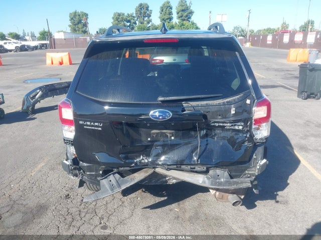 Subaru Forester 2.5i Touring 2017 JF2SJATC2HH411948 Image 17