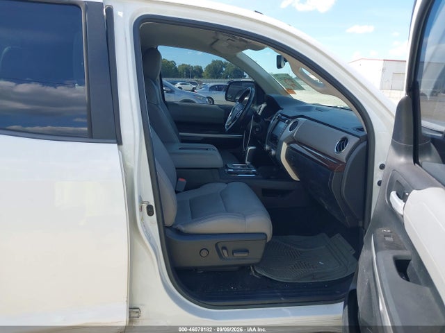 2017 Toyota Tundra Limited 5.7l V8 მანქანა იყიდება აუქციონზე, vin: 5TFSW5F12HX220621, აუქციონის ნომერი: 46078182