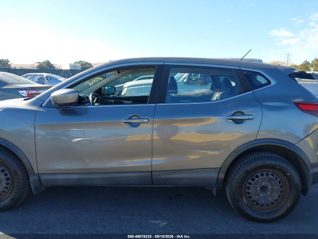 JN1BJ1CP9JW186871 Nissan Rogue Sport S