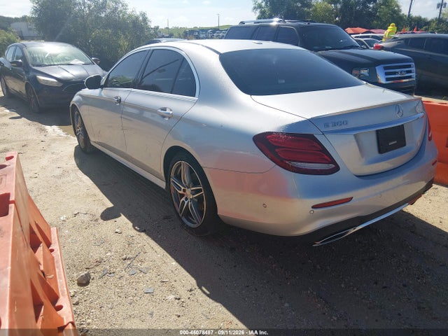 2017 Mercedes-benz E 300 მანქანა იყიდება აუქციონზე, vin: WDDZF4JB4HA083862, აუქციონის ნომერი: 46078487
