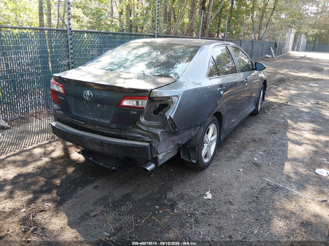 46078515 :رقم المزاد ، 4T1BF1FK2EU422577 vin ، 2014 Toyota Camry Se مزاد بيع