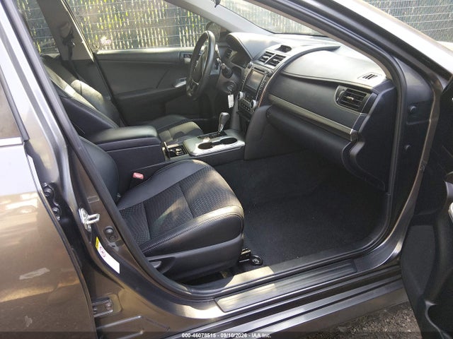 46078515 :رقم المزاد ، 4T1BF1FK2EU422577 vin ، 2014 Toyota Camry Se مزاد بيع