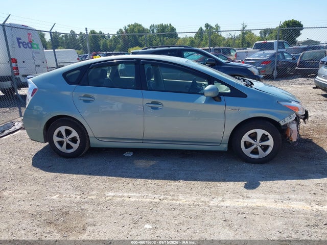 46078602 :رقم المزاد ، JTDKN3DU8F1885267 vin ، 2015 Toyota Prius Three مزاد بيع