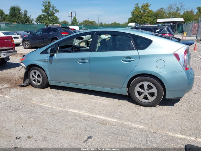 46078602 :رقم المزاد ، JTDKN3DU8F1885267 vin ، 2015 Toyota Prius Three مزاد بيع
