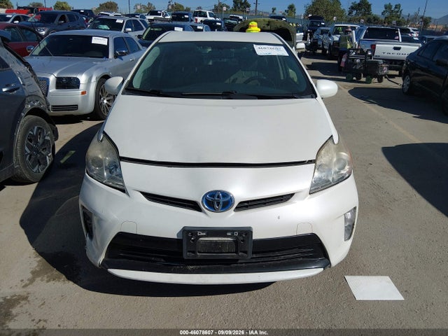 JTDKN3DUXF0403288 Toyota Prius Two