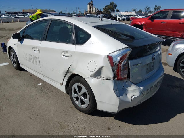JTDKN3DUXF0403288 Toyota Prius Two