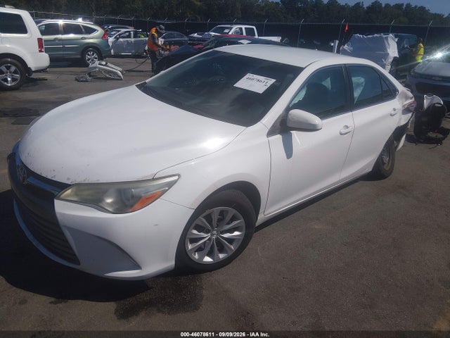 46078611 :رقم المزاد ، 4T1BF1FK4FU892546 vin ، 2015 Toyota Camry Le مزاد بيع